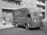 International-Harvester D-300 Van 1940 года